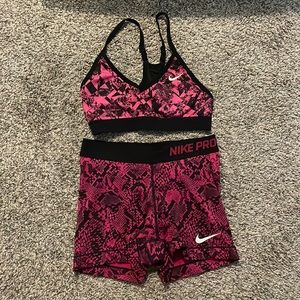 Nike S pro spandex and XS sports bra matching set with pink and black pattern